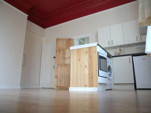  Image of Studio to rent at Ashlands  Sale, M33 5PB