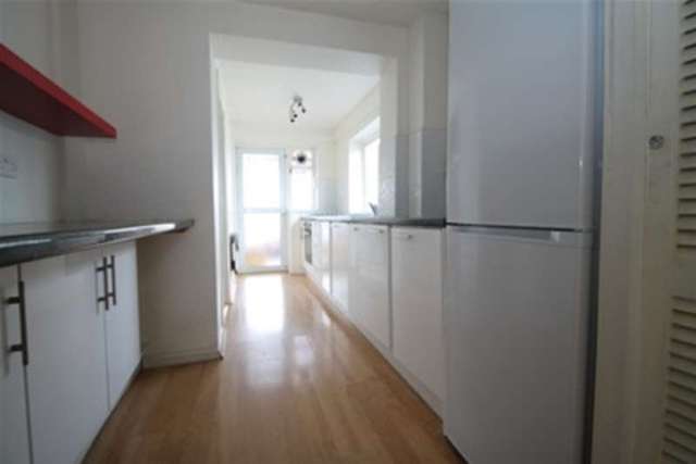  Image of 3 Bedroom Detached to rent at Sutton, SM1 3EL