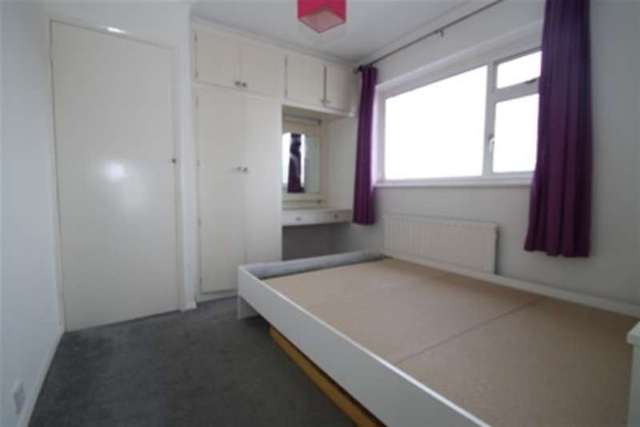  Image of 3 Bedroom Detached to rent at Sutton, SM1 3EL