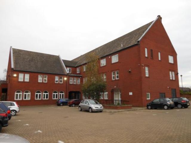  Image of 2 Bedroom Flat to rent at Ashburnham Road Bedford Bedford, MK40 1AQ