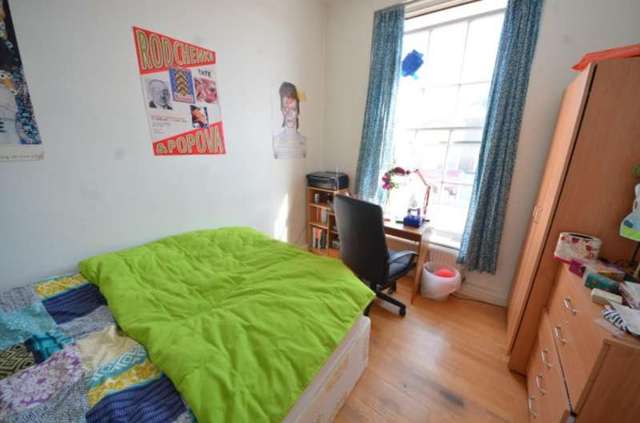 Image of 2 Bedroom Apartment to rent at Caledonian Road  Islington, N1 1ED