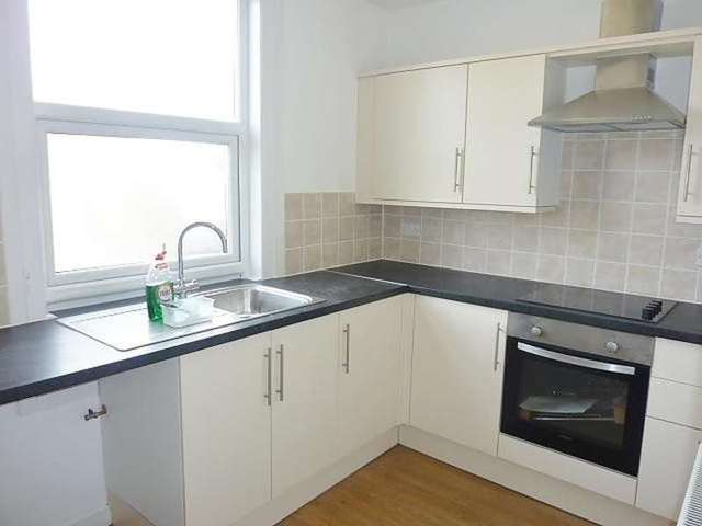  Image of 3 Bedroom Flat for sale at Eastbourne, BN21 3RR