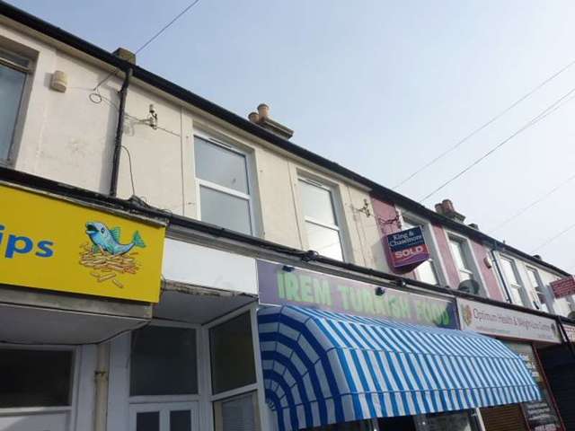  Image of 3 Bedroom Flat for sale at Eastbourne, BN21 3RR