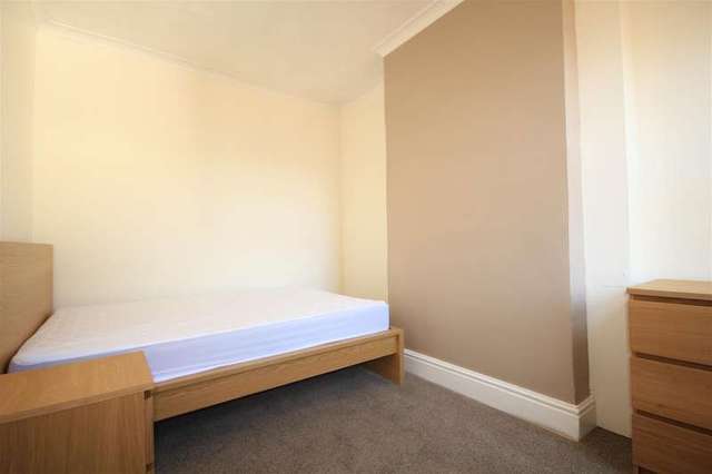  Image of 1 Bedroom Detached to rent at Reading, RG1 8AX