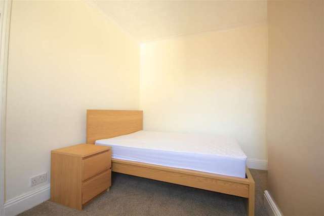  Image of 1 Bedroom Detached to rent at Reading, RG1 8AX