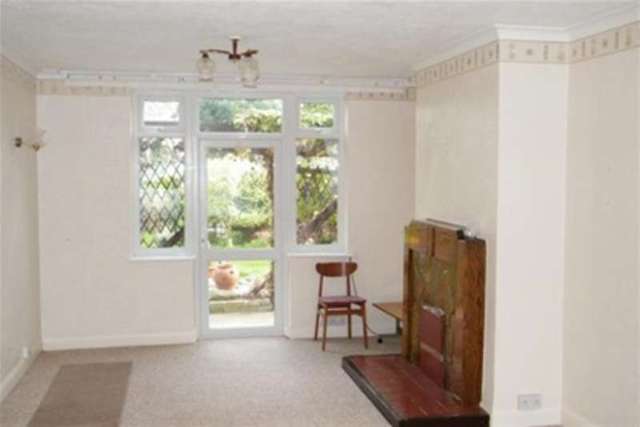  Image of 3 Bedroom Detached to rent at Nottingham, NG9 5EE