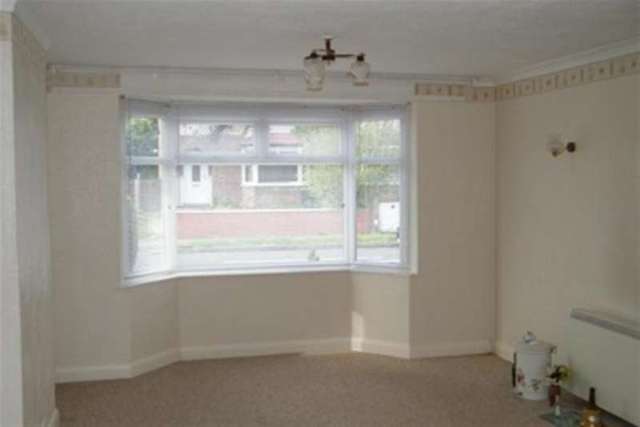  Image of 3 Bedroom Detached to rent at Nottingham, NG9 5EE