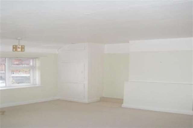  Image of 3 Bedroom Detached to rent at Nottingham, NG9 5EE