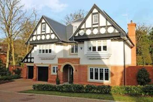  Image of 5 Bedroom Detached for sale at Egerton Close  Bushey, WD23 1FQ