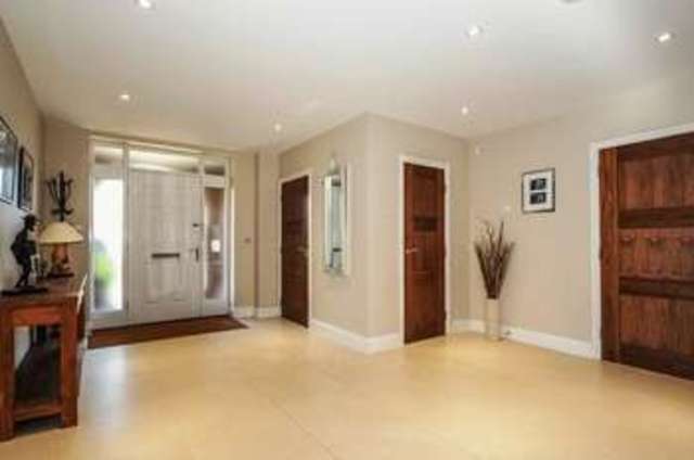  Image of 5 Bedroom Detached for sale at Egerton Close  Bushey, WD23 1FQ