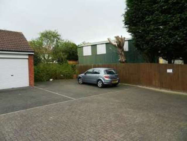  Image of 3 Bedroom Terraced for sale at Four Acre Meadow  Bridgwater, TA6 3UP
