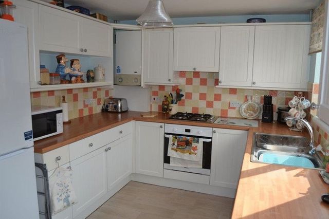  Image of 3 Bedroom Semi-Detached for sale at Gleneagles Crescent  New Holland, DN19 7TL