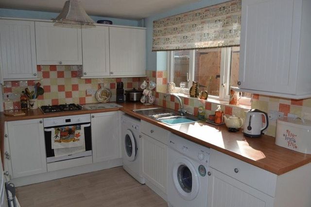  Image of 3 Bedroom Semi-Detached for sale at Gleneagles Crescent  New Holland, DN19 7TL