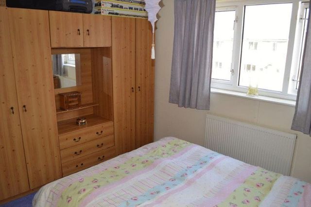  Image of 3 Bedroom Semi-Detached for sale at Gleneagles Crescent  New Holland, DN19 7TL