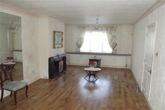  Image of 5 Bedroom Detached to rent at Waltham Cross, EN7 5JR