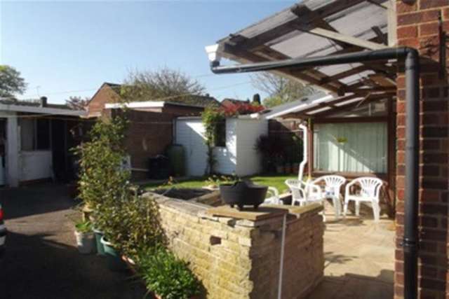  Image of 5 Bedroom Detached to rent at Waltham Cross, EN7 5JR