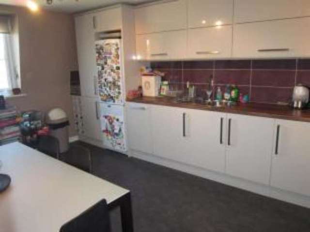  Image of 2 Bedroom Maisonette for sale at Hamble Southampton Hamble-le-Rice, SO31 4FD