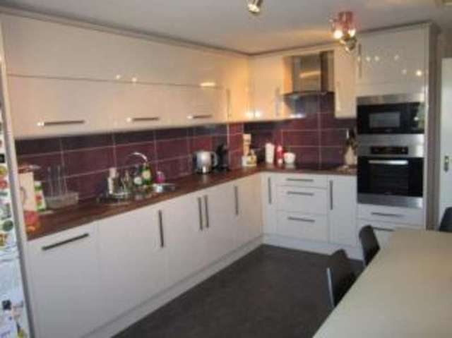  Image of 2 Bedroom Maisonette for sale at Hamble Southampton Hamble-le-Rice, SO31 4FD