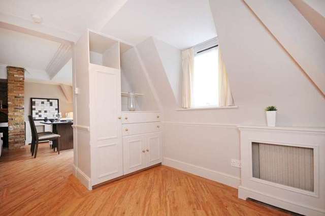  Image of 2 Bedroom Apartment to rent at Fitzjohn`s Avenue Hampstead London, NW3 6PH