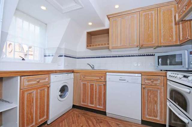 Image of 2 Bedroom Apartment to rent at Fitzjohn`s Avenue Hampstead London, NW3 6PH