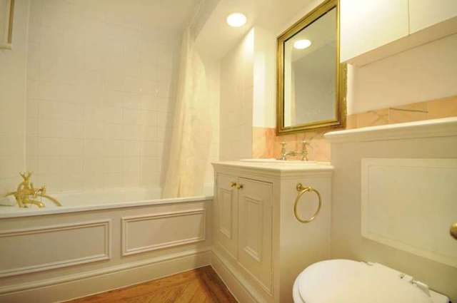  Image of 2 Bedroom Apartment to rent at Fitzjohn`s Avenue Hampstead London, NW3 6PH