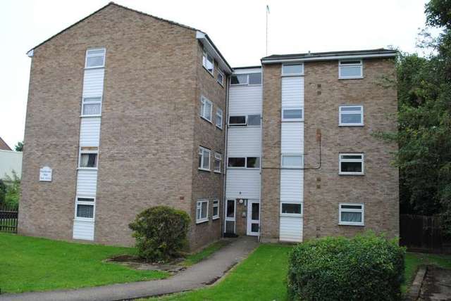  Image of 1 Bedroom Flat to rent at Romford, RM3 0JD