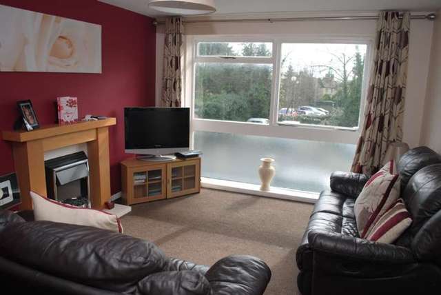  Image of 1 Bedroom Flat to rent at Romford, RM3 0JD