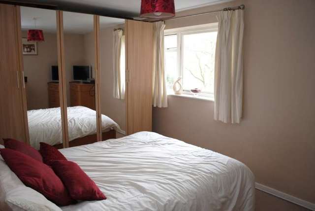  Image of 1 Bedroom Flat to rent at Romford, RM3 0JD