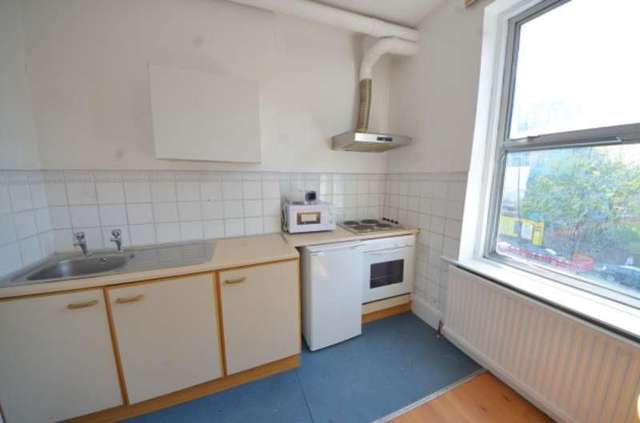  Image of Studio to rent at Holloway Road  Islington, N7 6NJ