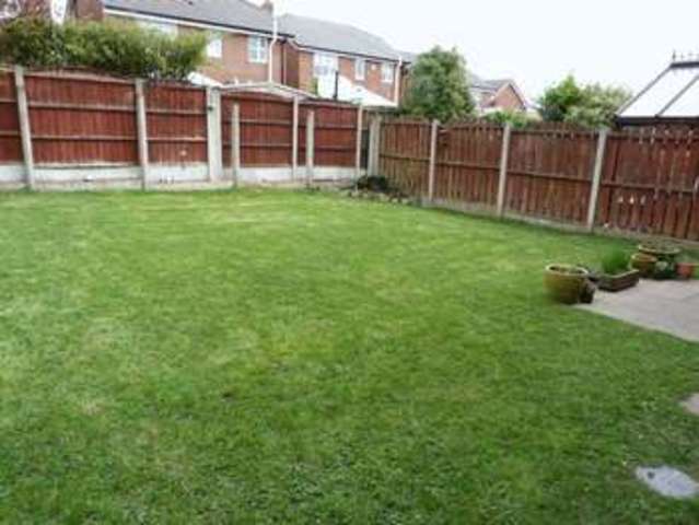  Image of 4 Bedroom Detached for sale at Hutchins Lane  Oldham, OL4 2RF