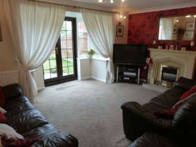  Image of 4 Bedroom Detached for sale at Hutchins Lane  Oldham, OL4 2RF