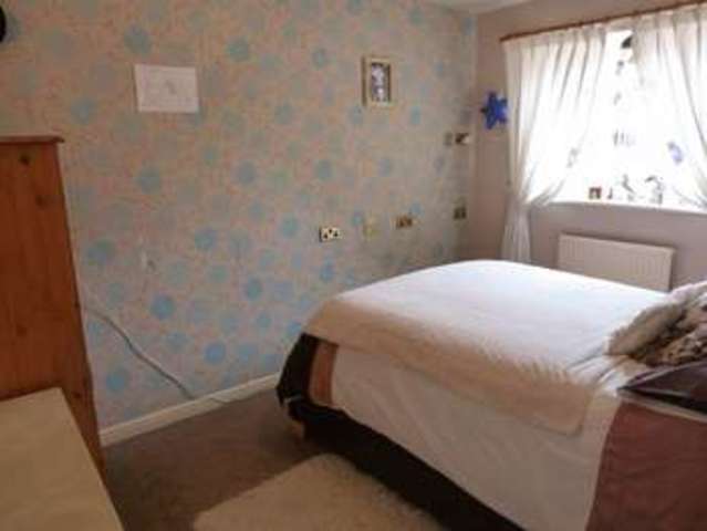  Image of 4 Bedroom Detached for sale at Hutchins Lane  Oldham, OL4 2RF
