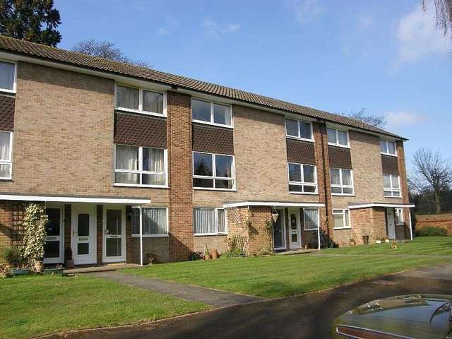 Image of 2 Bedroom Flat to rent at Reading, RG30 2DU