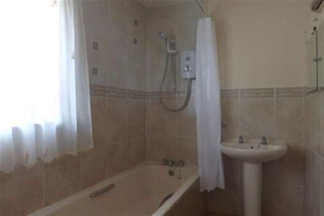  Image of 4 Bedroom Detached to rent at Kilmarnock, KA2 9ET