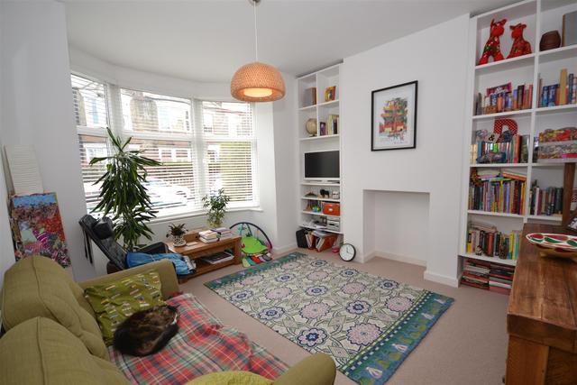  Image of 2 Bedroom Property to rent at East Finchley, N2 8AS