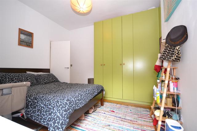  Image of 2 Bedroom Property to rent at East Finchley, N2 8AS