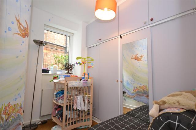  Image of 2 Bedroom Property to rent at East Finchley, N2 8AS