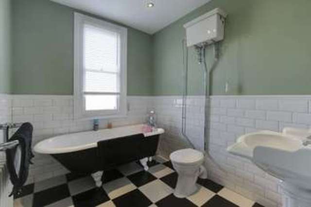  Image of 4 Bedroom Terraced for sale at Ladbroke Road  Enfield, EN1 1HX