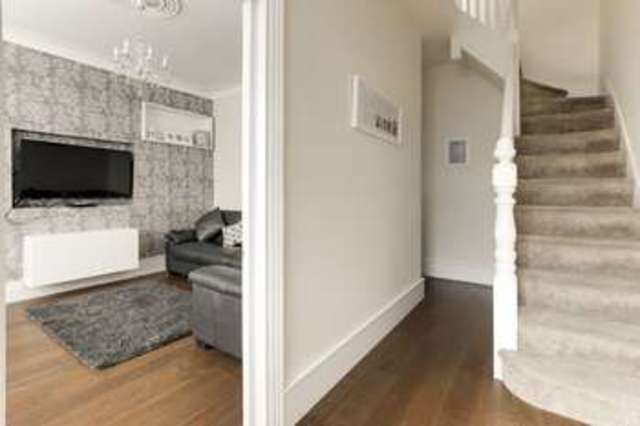  Image of 4 Bedroom Terraced for sale at Ladbroke Road  Enfield, EN1 1HX