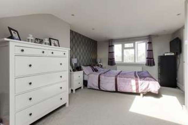  Image of 4 Bedroom Terraced for sale at Ladbroke Road  Enfield, EN1 1HX