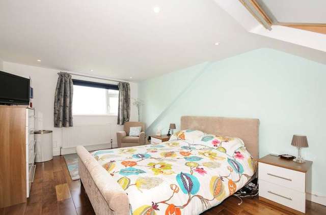  Image of 4 Bedroom Semi-Detached for sale at Harrow Middlesex, HA2 7NL