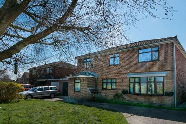  Image of 4 Bedroom Detached for sale at Hemsby Great Yarmouth Norfolk, NR29 4NQ