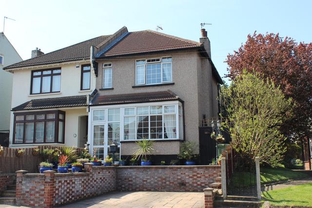  Image of 3 Bedroom Semi-Detached for sale at Abbey Wood London Lesnes Abbey, SE2 0QG