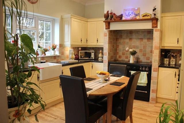  Image of 3 Bedroom Semi-Detached for sale at Abbey Wood London Lesnes Abbey, SE2 0QG