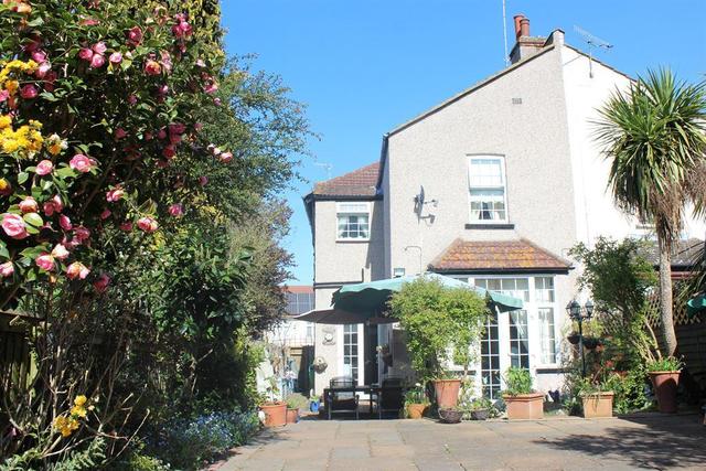  Image of 3 Bedroom Semi-Detached for sale at Abbey Wood London Lesnes Abbey, SE2 0QG