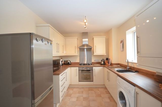  Image of 2 Bedroom Flat for sale at Pavilions Close  Brixham, TQ5 8BU