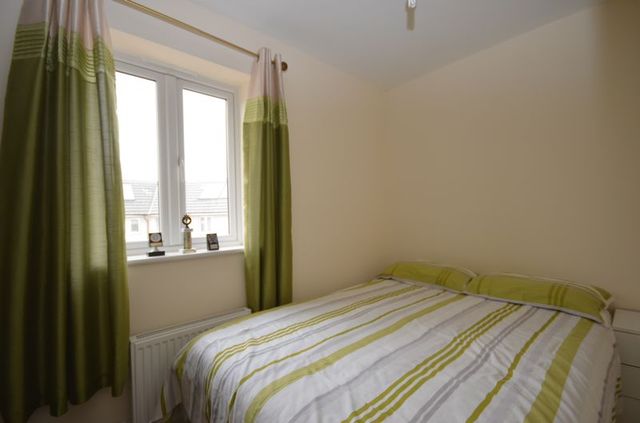  Image of 2 Bedroom Flat for sale at Pavilions Close  Brixham, TQ5 8BU