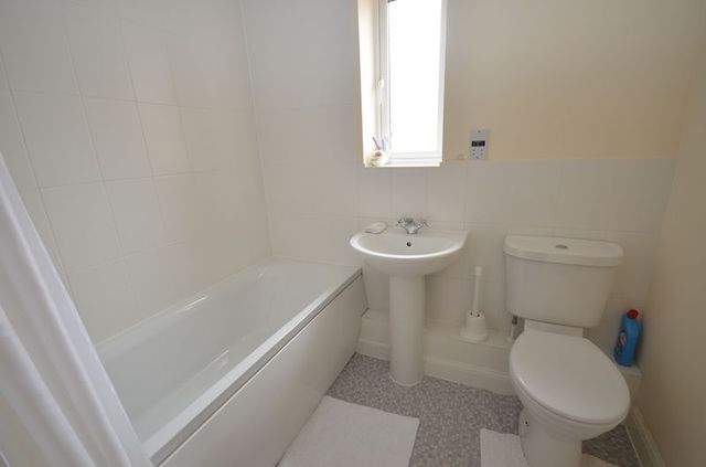  Image of 2 Bedroom Flat for sale at Pavilions Close  Brixham, TQ5 8BU