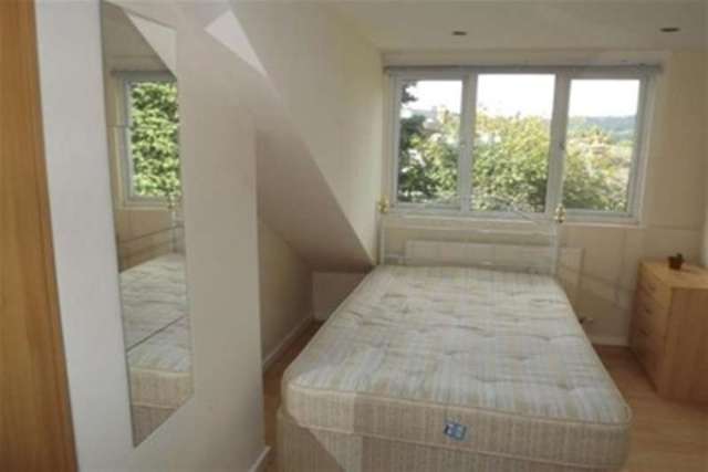 Image of 4 Bedroom Detached to rent at Sheffield, S11 8UN