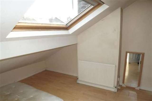  Image of 4 Bedroom Detached to rent at Sheffield, S11 8UN